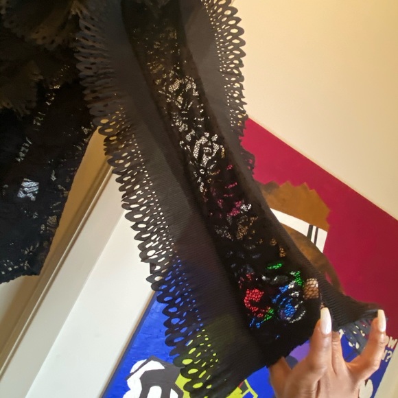 Sexy Ruffle Top - Picture 4 of 7